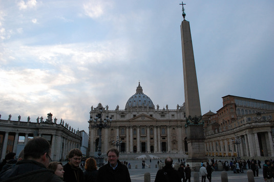 Ankunft in Rom: Treffpunkt vor dem Petersdom