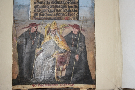 Entdeckung der Päpstin Johanna in der Bibliothek der Polnischen Akademie der Wissenschaften im Schloss Kórnik