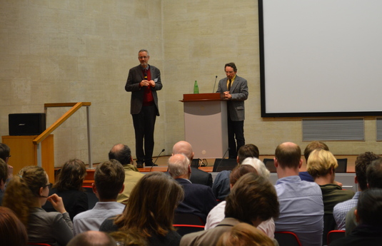 Prof. Dr. Martin Baumeister während der Einführung zum Abendvortrag von Prof. Dr. Rudolf Schlögl