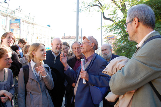 Boris Dorfmann zeig den Mitgliedern des IGK "Religiöse Kulturen" L'viv aus dem Blickwinkel der jüdischen Geschichte