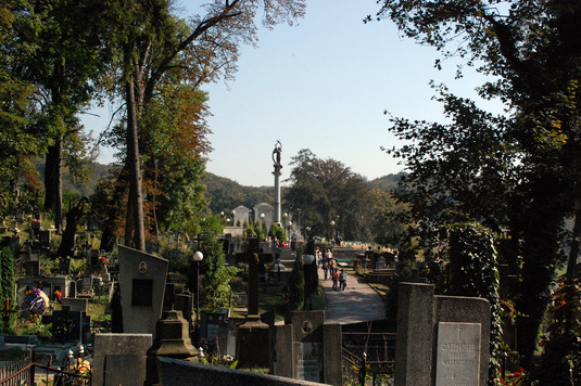 Auf dem Lytschakiwski-Friedhof