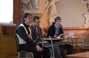 Jan M. Heller und Marek Vlha bei ihrer Luhmann-Präsentation, moderiert von Adam Dobeš